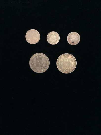 Lot de 5 pièces en or : - 1 pièce de 40 francs....