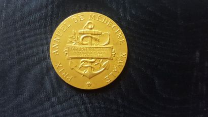 null Une médaille en or. Prix annuel de médecine navale, attribuée à.
Poids: 22,7...