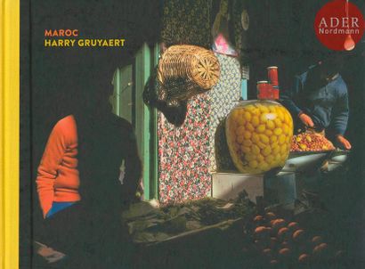  GRUYAERT, HARRY (1941) 2 volumes, signés par Harry Gruyaert. Maroc. Éditions Textuel,...