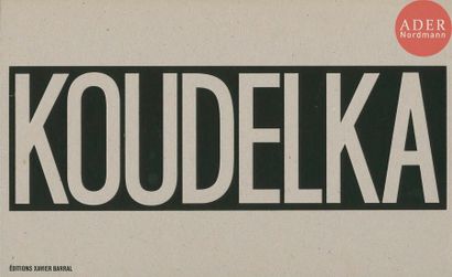  KOUDELKA, JOSEF (1938) 8 volumes dont 3 signés. Josef Koudelka. Photo Poche n°15....