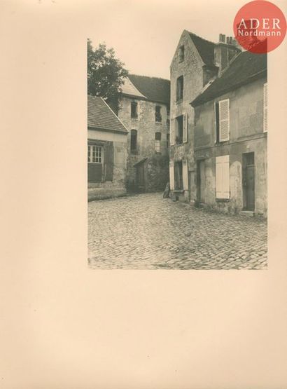  KRULL, GERMAINE (1897-1985) Le Valois. Firmin-Didot et Cie, Paris, 1930. In-4 (33...