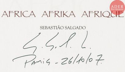  SALGADO, SEBASTIAO (1944) Africa. Afrika. Afrique. Taschen, 2007. In-4 oblong (26,5...