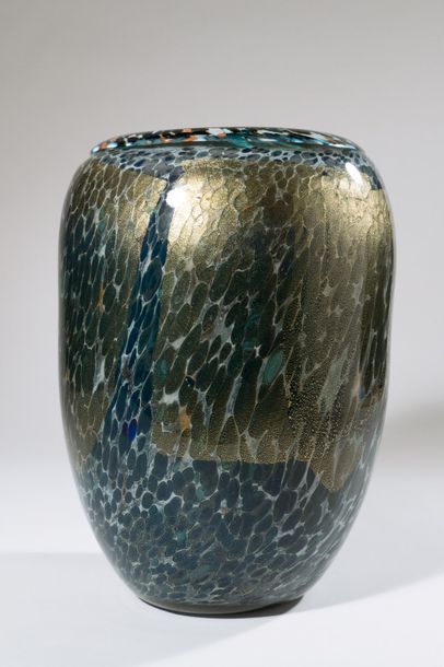 null Jean-Claude NOVARO (1943-2015)
 Vase ovoïde à large col en verre soufflé à décor...