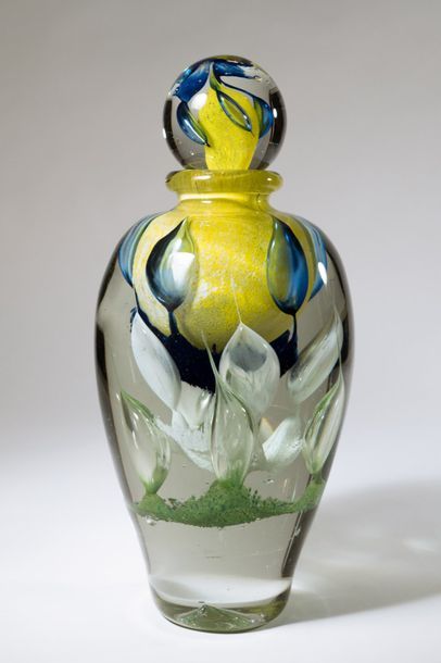 null Jean-Claude NOVARO (1943-2015)
Flacon en verre soufflé transparent à décor flammé...