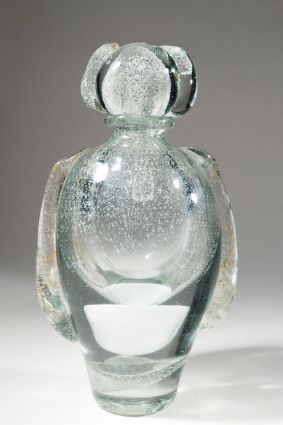 null Jean-Claude NOVARO (1943-2015)
 Flacon ovoïde en verre soufflé transparent à...