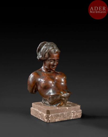 null Giuseppe Renda (1859/62 - 1939)
Buste de femme
Bronze à patine brune 
Signé...
