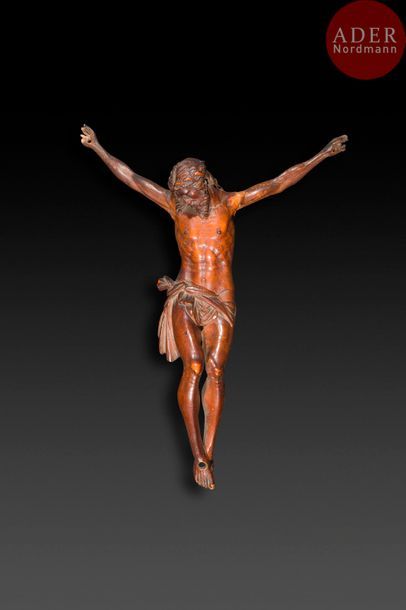 Christ en buis sculpté. Tête inclinée sur...
