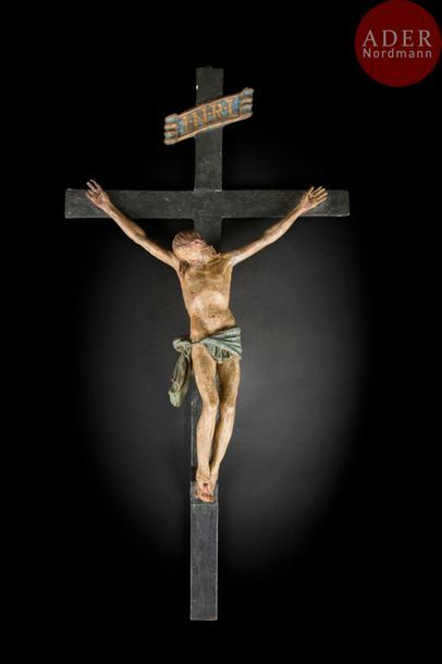 Crucifix en bois sculpté et polychromé. Tête...