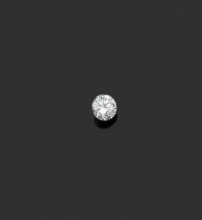 null Diamant rond de taille brillant pesant 0.35 ct sur papier.
