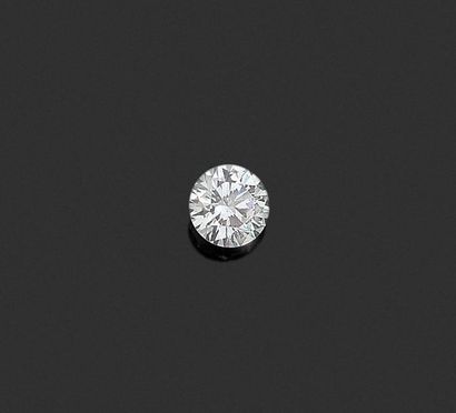 null Diamant rond de taille brillant pesant 2.08 cts sur papier. 

Le diamant accompagné...