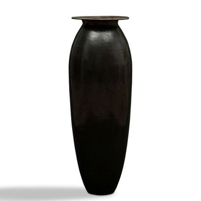 null JEAN DUNAND (1877-1942)
Le modèle conçu vers [1912/14]
Spectaculaire vase en...