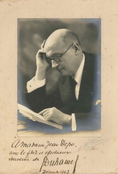 null Georges DUHAMEL (1884-1966). Photographie avec dédicace autographe signée, 1943 ;...