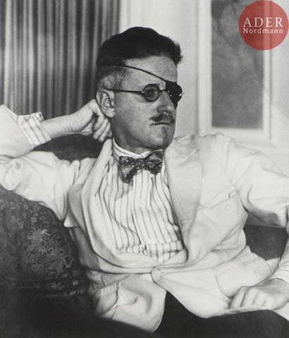 null Berenice Abbott (1898-1991)
James Joyce, 1926.
Épreuve argentique (1981), contrecollée...