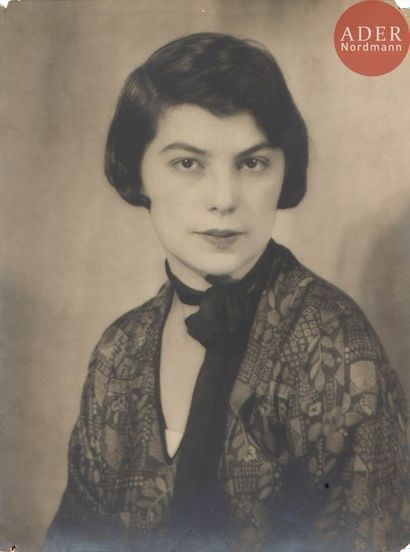 null Berenice Abbott (1898-1991)
L’auteur Marcelle Auclair, c. 1920.
Épreuve argentique...