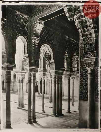 null Adolphe Braun (1811-1877)
Espagne, c. 1870-1880.
Alhambra de Grenade. Cour des...