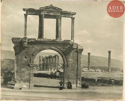 null Adolphe Braun (1811-1877)
Grèce, c. 1870-1880.
Athènes. Porte d’Hadrien. N°112.
Épreuve...