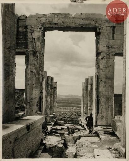 null Adolphe Braun (1811-1877)
Grèce, c. 1870-1880.
Acropole d’Athènes. Propylées....