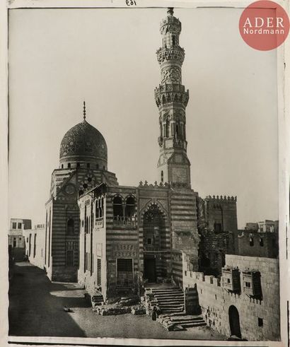 null Adolphe Braun (1811-1877)
Égypte, 1869.
Mosquée du Sultan Qaitbay au Caire....