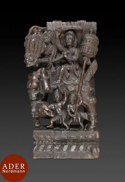 null Prince à cheval en bois sculpté, élément de char, Inde du Sud, fin XIXe siècle
Le...