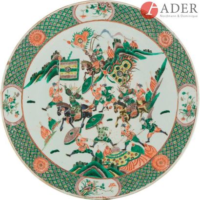 CHINE - XIXe siècle
Plat rond en porcelaine...
