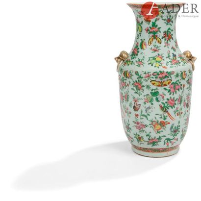 CHINE, Canton - XIXe siècle
Vase balustre...
