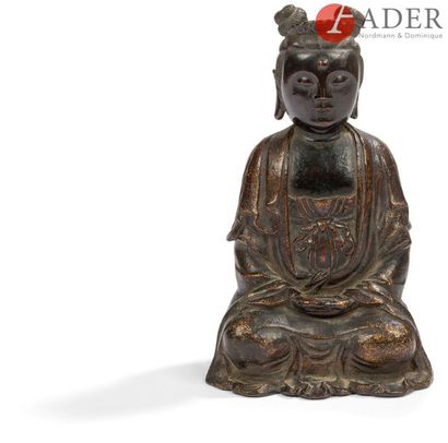 null CHINE - XIXe siècle dans le style Ming
Statuette de bouddha en bronze à patine...