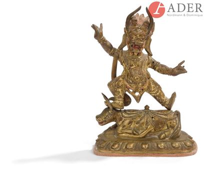 null TIBET - XIXe siècle
Statuette en laiton à traces de dorure et polychromie, Yamantaka...