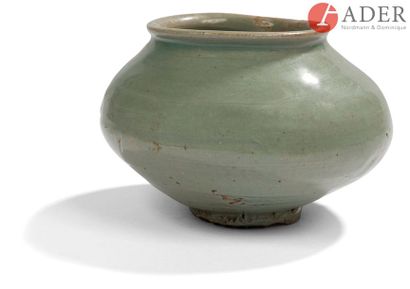 null Corée - Fin Période CHOSEON (1392 - 1897), XVIIe siècle
Vase balustre aplati...