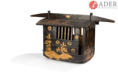 null JAPON - Époque EDO (1603 - 1868)
Palanquin miniature (norimono) en laque noire...