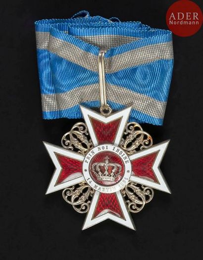  ROUMANIE ORDRE DE LA COURONNE, créé en 1881. Croix de commandeur du 1er modèle....