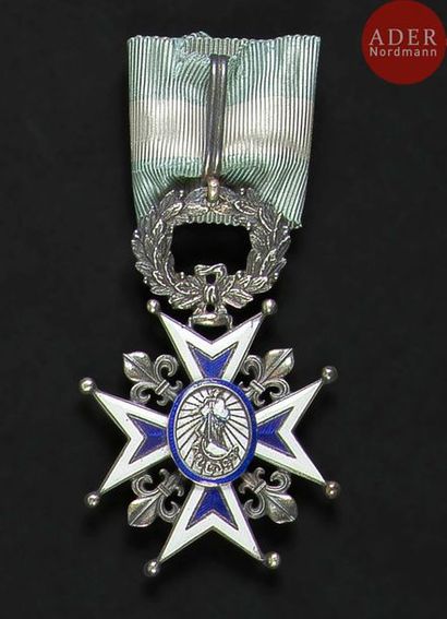  ESPAGNE ORDRE DE CHARLES III, créé en 1771. Croix de commandeur. En vermeil et émail...