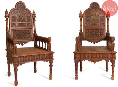 null [SYNAGOGUE] Paire de fauteuils d’apparats qui pourraient provenir d’une synagogue...