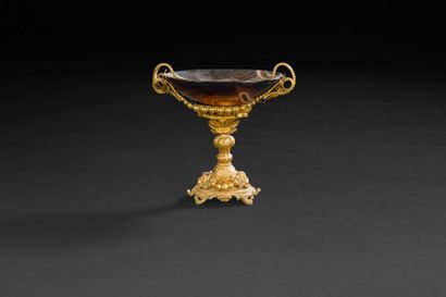 null Coupe en agate à monture de bronze doré dans le goût du XVIIe siècle à décor...