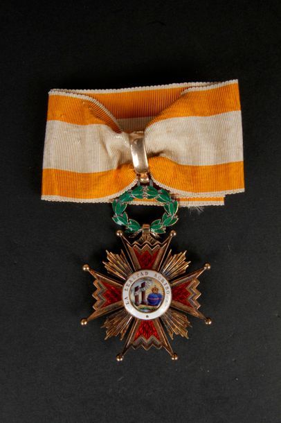 null ESPAGNE 
ORDRE D’ISABELLE LA CATHOLIQUE, créé en 1815. 
Croix de commandeur....