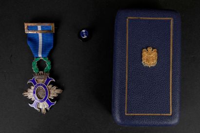 null ESPAGNE
ORDRE DU MÉRITE CIVIL, créé en 1926.
Croix de chevalier en métal argenté...