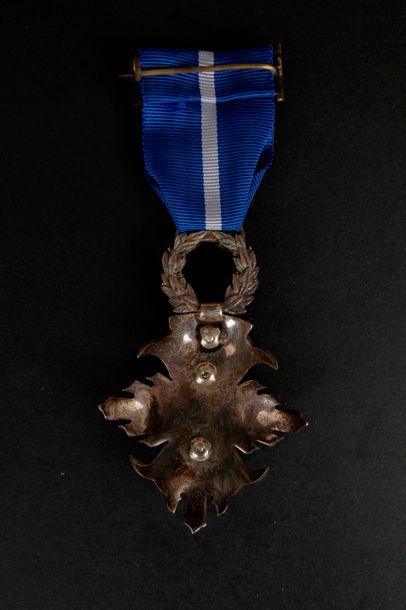 null ESPAGNE
ORDRE DU MÉRITE CIVIL, créé en 1926.
Croix de chevalier en métal argenté...