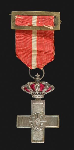null ESPAGNE
ORDRE DU MÉRITE MILITAIRE, créé en 1864. 
Croix d’argent, division rouge...
