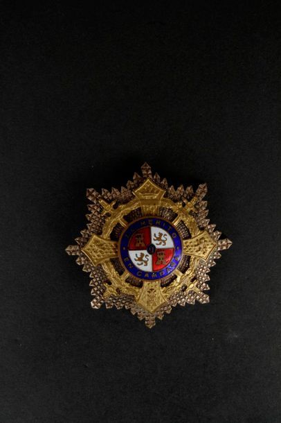 null ESPAGNE
ORDRE MILITAIRE DE MARIE CHRISTINE, créé en 1890.
Croix de guerre. Plaque...