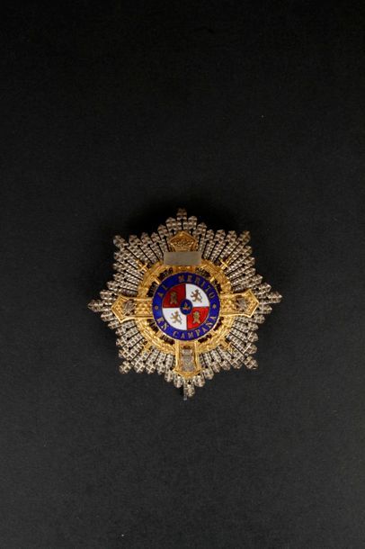 null ESPAGNE
ORDRE MILITAIRE DE MARIE CHRISTINE, créé en 1890.
Croix de guerre. Plaque...