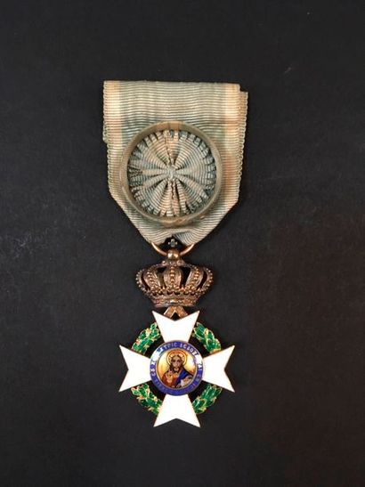 null GRÈCE
ORDRE DU SAUVEUR, créé en 1833.
Croix d’officier (« chevalier d’or »)...