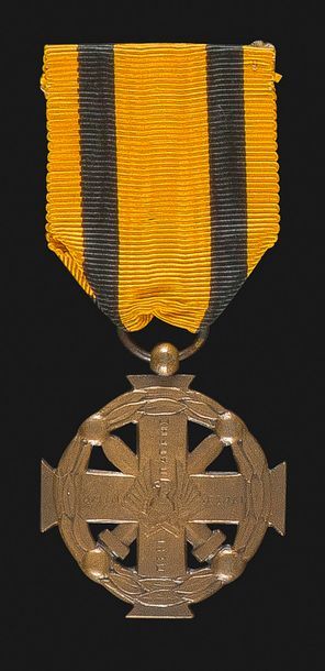 null GRÈCE
MÉDAILLE DE LA VALEUR MILITAIRE.
Médaille de 3e classe bronze du Général...