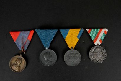 null HONGRIE
Ensemble de quatre médailles commémoratives : 
- Médaille commémorative...
