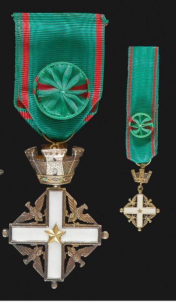 null ITALIE
ORDRE DU MÉRITE DE LA RÉPUBLIQUE, créé en 1951. 
Croix d’officier. 
En...