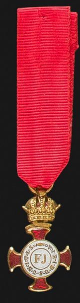 null EMPIRE D’AUTRICHE 
CROIX DU MÉRITE, créé en 1849. 
Croix de 1re classe avec...