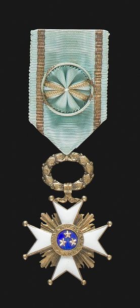 null LETTONIE
ORDRE DES TROIS ÉtoileS, créé en 1924. 
Croix d’officier modèle entre...