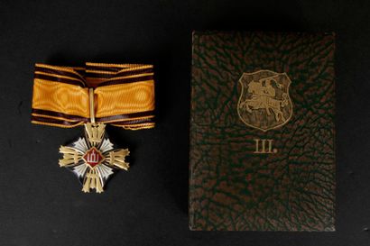 null LITUANIE 
ORDRE DU GRAND DUC GEDIMINAS, créé en 1928.
Croix de commandeur du...