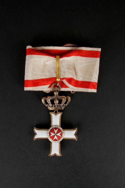 null MALTE
ORDRE DU MÉRITE « PRO MERITO MELITENSI », créé en 1920.
Croix de commandeur...