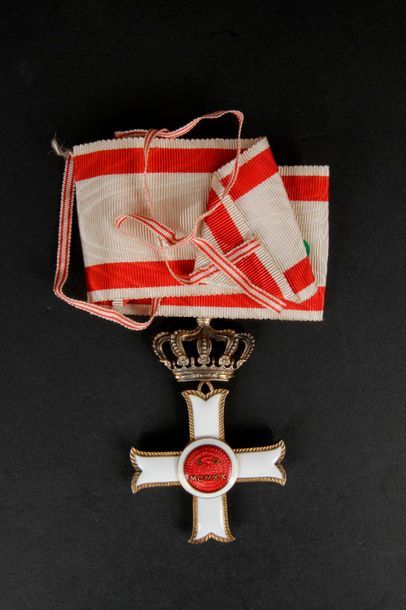 null MALTE
ORDRE DU MÉRITE « PRO MERITO MELITENSI », créé en 1920.
Croix de commandeur...