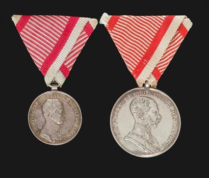 null EMPIRE D’AUTRICHE
Deux médailles « POUR LA BRAVOURE » : 
- Médaille « Der Tapferkeit...