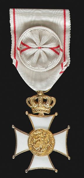 null MONACO
ORDRE DES GRIMALDI, créé en 1954. 
Croix d’officier en vermeil et émail....